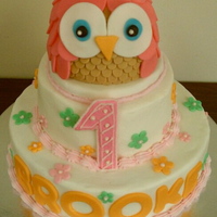 Look Whoo's 1 vanilla cakes with raspberry puree filling