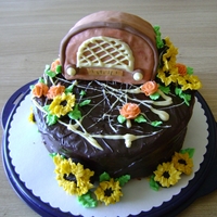 Retro Radio Birthdaycake Oreo-Cake with sunflower and bc- rose decoration.