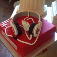 Beats Headphone Cake Beats headphone cake