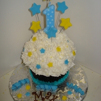 Happy 1St Birthday! Giant Cupcake Cake!