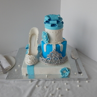 Head And Foot Entry for the 2014 Virginia cake show category head and foot. Tiara and shoe.