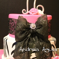 Black Lace I used sugar veil to make lace and airbrused black. The stripes were handpainted. :)