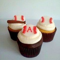 Baseball Cupcakes 