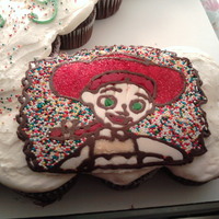 Jesse Cupcake Cake my second attempt at a cupcake cake...not real happy with the results but im still trying to get back into the swing of things...the b-day...