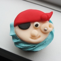 Pirate Cupcake Buttercream icing topped with fondant pirates