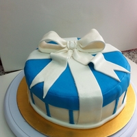 Gift Box Cake! Vanilla cake, filled with Ganache and covered with fondant!