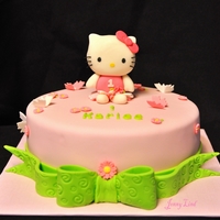Hello Kitty Cake 