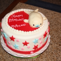 Adorable Whale The whale and pearls are made of modeling chocolate. TFL