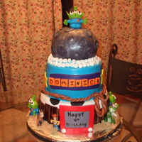 Toy Cake I made the Aliens out of MMF and the rest of the figures are plactic toys.