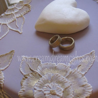 Brush Embroidery Cake 