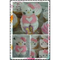 Hello Kitty hello kitty made all out of fondant.