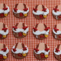 Octoberfest Cupcake Toppers Saw these on the Craftsy blog a few weeks ago and thought they would go well with the Pumpkin and Ale cupcakes with brown sugar frosting...