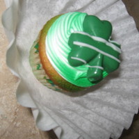 St. Patricks Day Birthday Cupcakes Made for my daughters 2nd birthday. St. Patricks Day. Shamrocks are made with white chocolate.