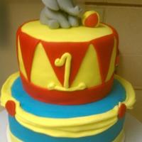 1321211084.jpg I made this cake for my sons circus bash!