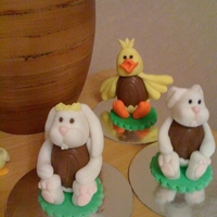 Mrs Rabbit & Friends Cadbury's cream egg and sugarpaste rabbits and chicks for Easter!