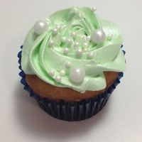 Wedding Shower Cupcakes With Buttercream Icing Edible Pearls Pearl Dust And Glitter Wedding shower cupcakes with buttercream icing. Edible pearls, pearl dust and glitter.