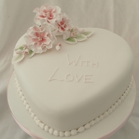 Vintage Flower Heart Cake lightly dusted Flowerpaste open roses