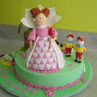 Coffee Cake With Fondant And Gumpaste Figures The Queen Is From Carlos Lischettis Book Animation In Sugar Coffee cake with fondant and gumpaste figures.The Queen is from Carlos Lischetti's book Animation in sugar