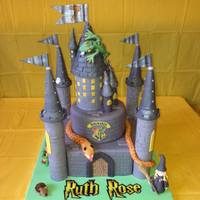 Harry Potter Themed Castle *the little girl who this was for was having a harry potter themed party with a guest coming in to show his reptiles so mum asked if i...