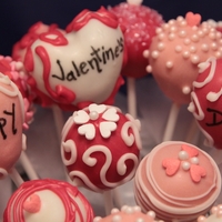 Valentine's Cake Pops 