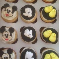 Mickeycupcakesjpg 