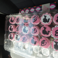 Vintage Barbie Themed Cupcakes 