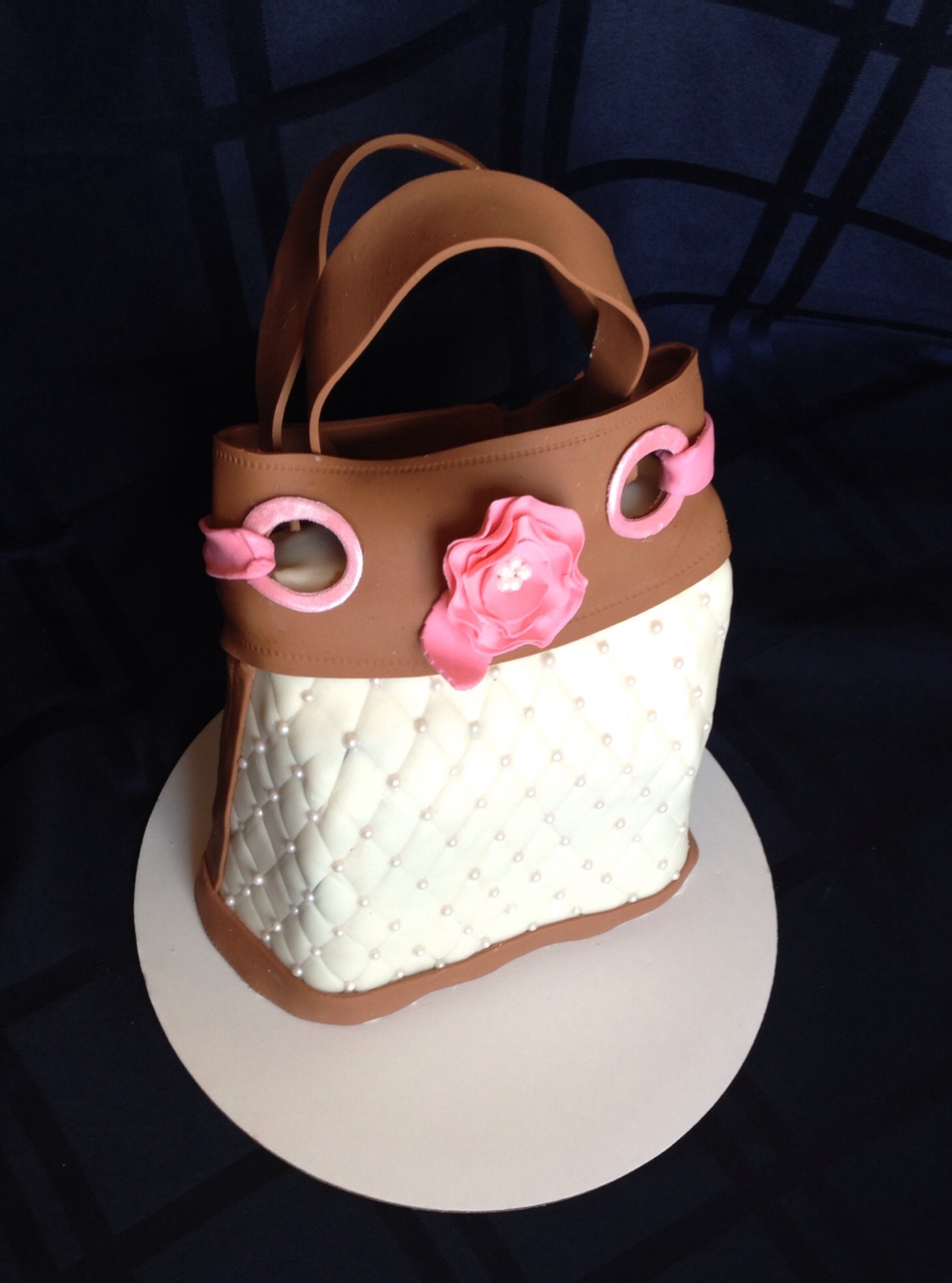 Purse Cake Not my original design but not sure who to give credit to. Photo was sent to me by client.