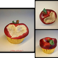 Sparkling Christmas Apple Cupcakes A Christmas variation on my earlier apple cupcakes. A heart bite makes them a lovely gift for teachers or loved ones. A tutorial on these...