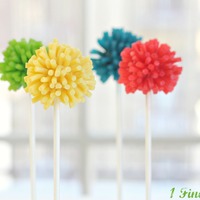 Pom Pom Cake Pops Tutorial Httpwww1Finecookiecom201301Ediblepompoms Pom pom cake pops Tutorial: http://www.1finecookie.com/2013/01/ediblepompoms/