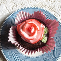 Rose Cupcake Buttercream rose, chocolate cupcake