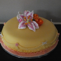 Lilly, Sweetpea And Spray Carnation Cake 