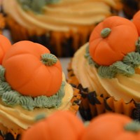 Cute Little Halloween Cupcakes! 