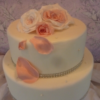 Pink And White Roses Display cake for a local wedding show.Hope you like it and thanks for looking :)
