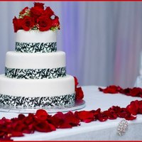 3 Tier 1296 Vegan Chocolatevanilla Cake With Fresh Flowers *3 tier (12/9/6) vegan chocolate/vanilla cake with fresh flowers.