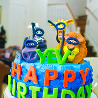 Madagascar Cake And Cupcake Tower 