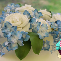 Floral Topper Xx Floral Topper x The Bride & Grooms parents made the cake and asked if I would be able to make some flowers for the top, these matched...