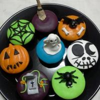 Halloween Themed Cupcakes *Halloween themed cupcakes