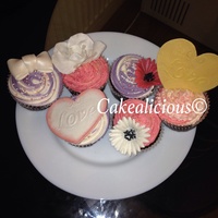 Chocolate Cupcakes With Two Tone Vanilla Buttercream Chocolate cupcakes with two tone vanilla buttercream