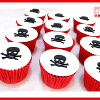 Skull & Bone Pirate Cupcakes 