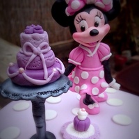 Minnie Mouse Cake Topper Minnie Mouse having a party with her birthday cake