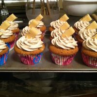 Apple Pie Cupcakes Wapple Cinnamon Buttercream N Apple Bar Toppers Apple Pie Cupcakes w/Apple Cinnamon Buttercream n Apple Bar Toppers