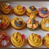 Maya The Bee The Cartoon Caractor Butter Cream Icing In Hunny Flavor Maya the bee. (The cartoon caractor) Butter cream icing in hunny flavor.