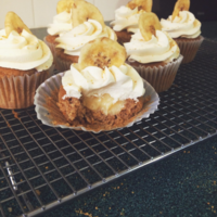 Banana Cream Cupcakes My First Filled Cupcakes Also First Time Using Real Cream As A Topping For Cupcakes Delish Banana Cream cupcakes. My first filled cupcakes, also first time using real cream as a topping for cupcakes. Delish!