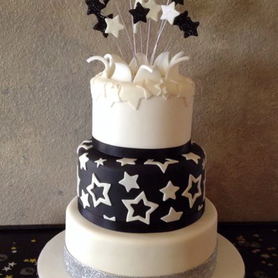 Black & White Exploding Cake