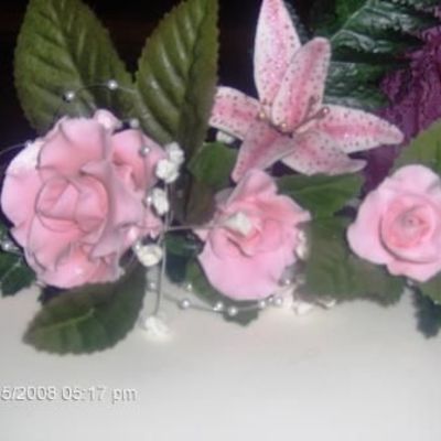 Surgar Roses, Lilies And Babysbreath