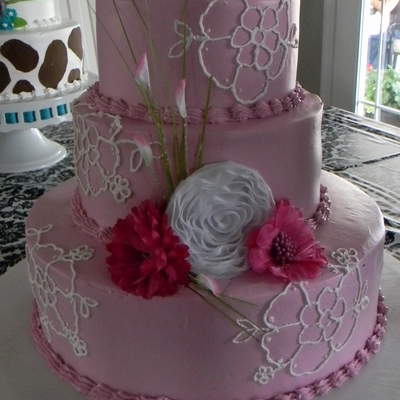 Pink Drawen White Flowers