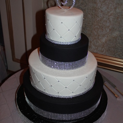 I Made This Cake For My Daughters Wedding Last Weekend Each Tier Was A Different Surprise Inside Bottom Tier Tuxedo Cake One Layer Choc