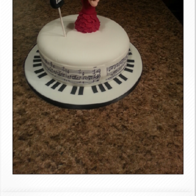 Musical Cake Gumpaste Girl Violinist