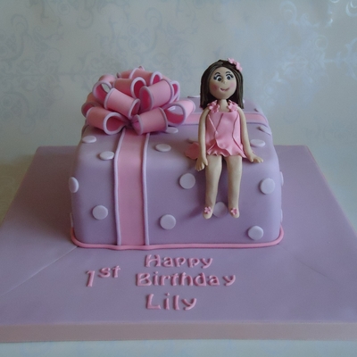 Fairy And Bow Cake.