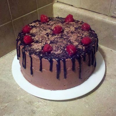 Chocolate Drizzled Raspberry Cake With Chocolate Shavings On Top Amp Raspberry Filling Inside